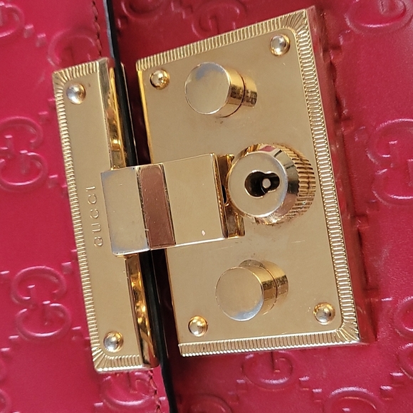 AUTHENTIC - Gucci Red Signature Padlock Shoulder Bag - Picture 10 of 10